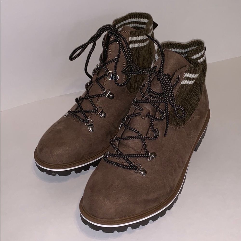 💕SOLD💕 TAUPE KNIT HIKER BOOT (WIDE WIDTH) - Picture 4 of 6
